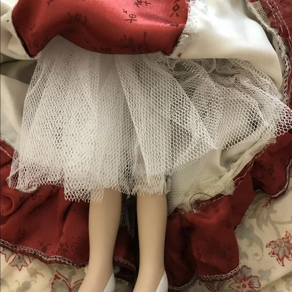 Victorian Heirloom doll 19” new in box